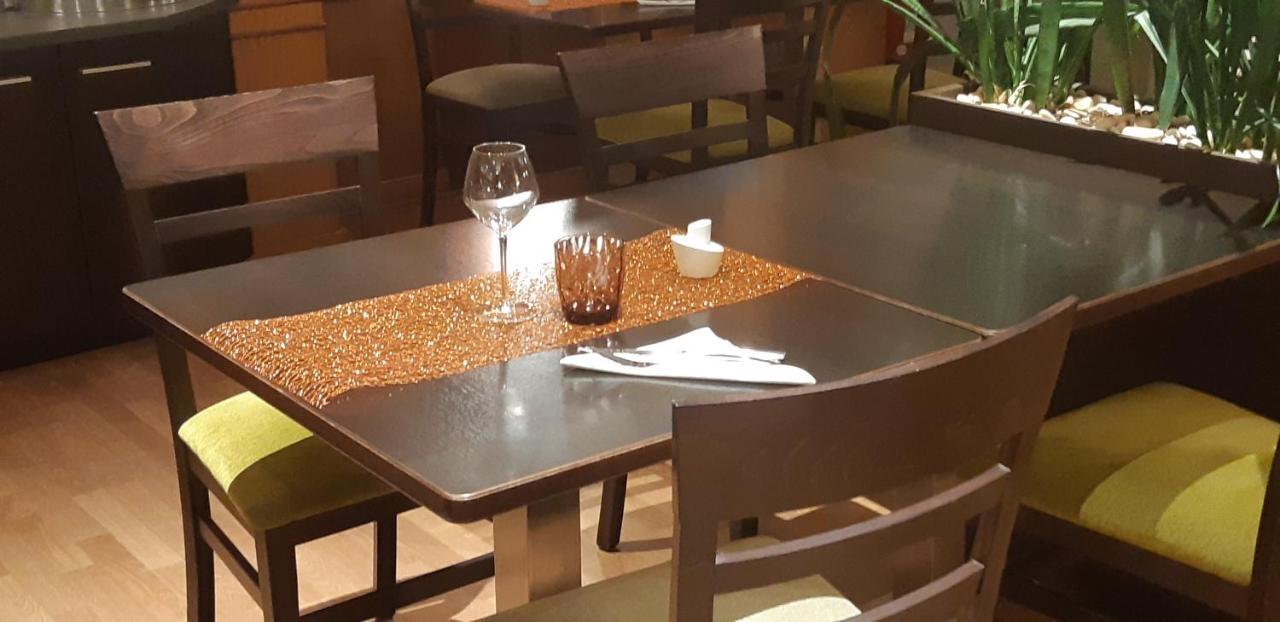 Escale Oceania Vannes Centre Екстериор снимка